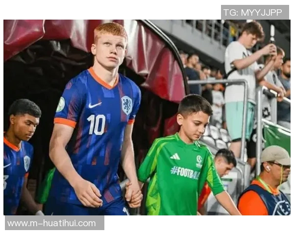 皇马关注19岁荷兰中场斯米特转会费预计超6000万欧元